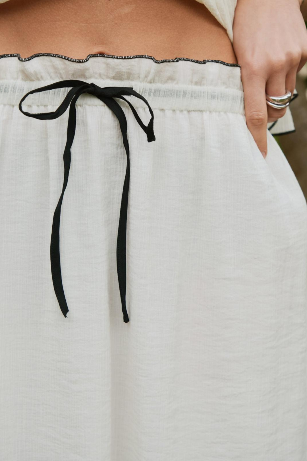 Neo Noir Skjørt Ariella Crepe Skirt Creme