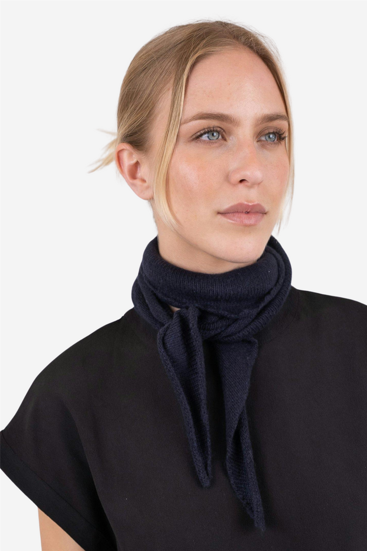 Neo Noir Tilbehør Misty Knit Scarf Navy