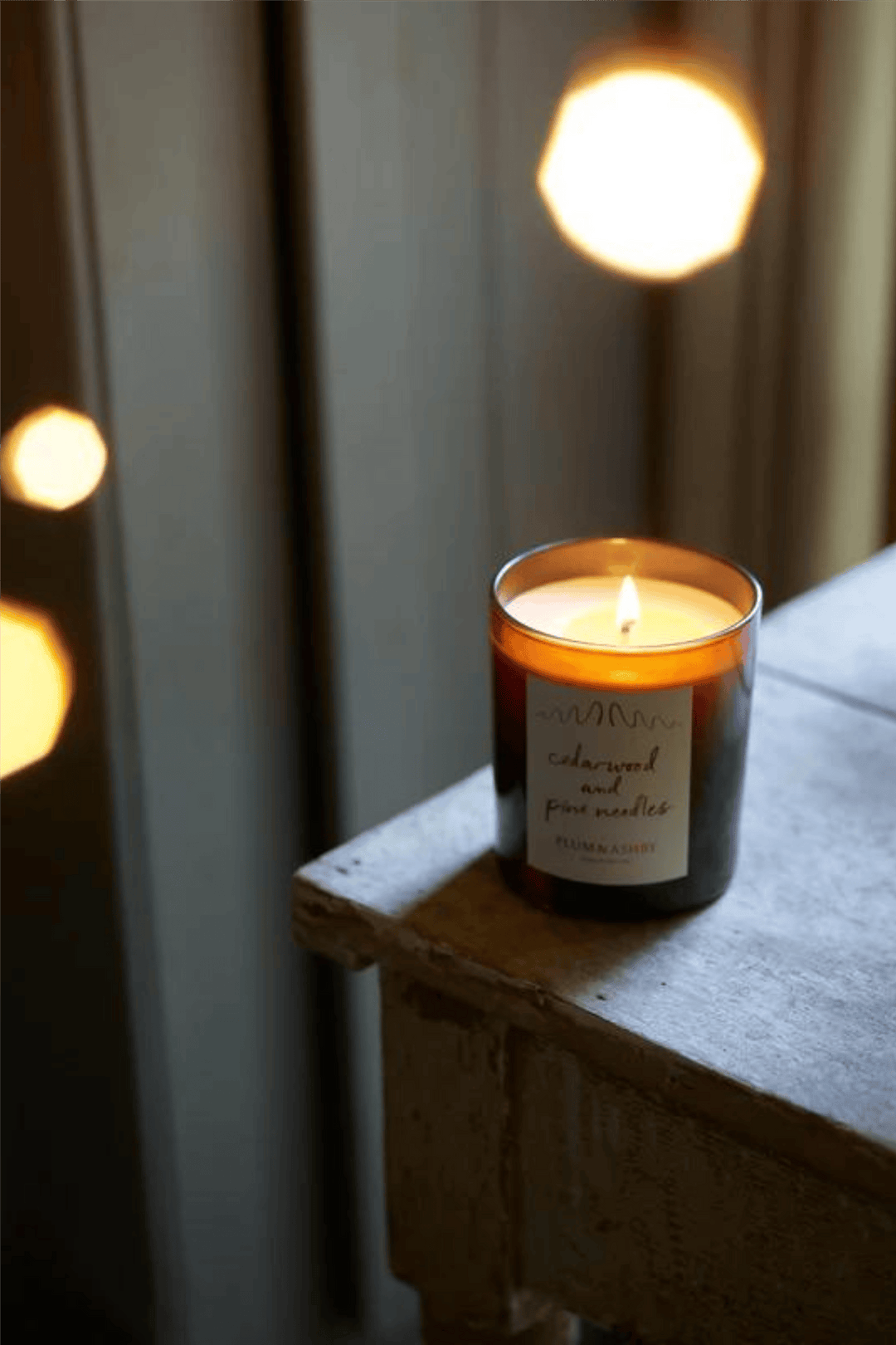 Plum & Ashby Interiør & kosmetikk CEDARWOOD & PINE NEEDLES CANDLE