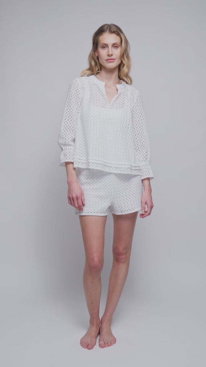 Celia Shorts White