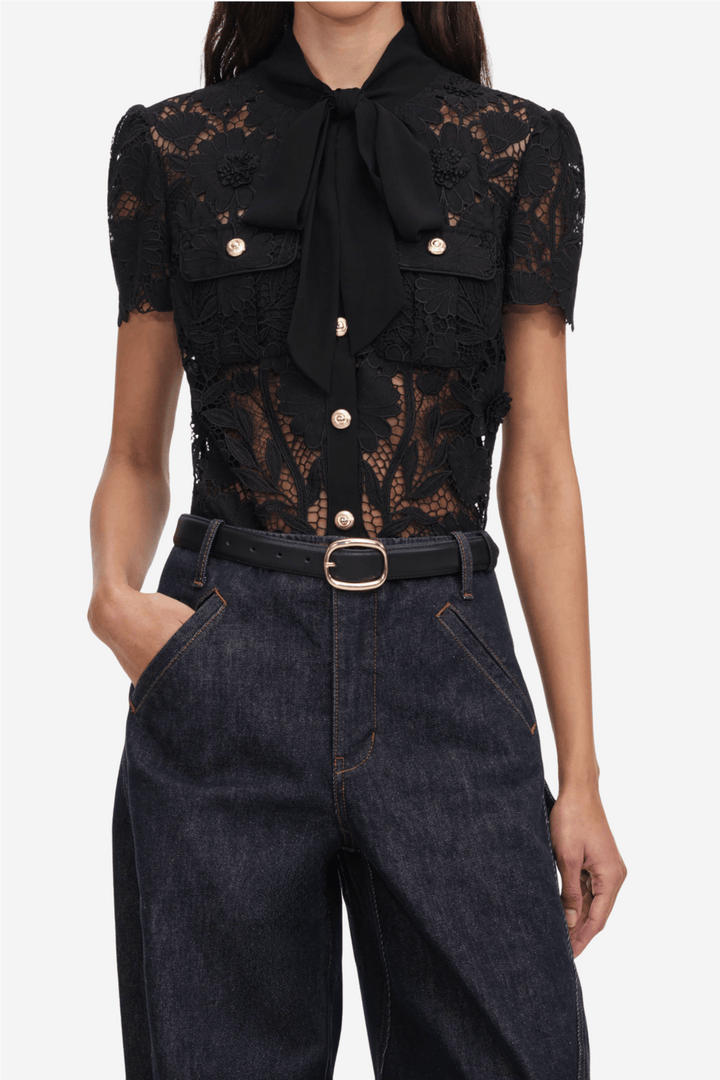 Self-Portrait Topper & t-skjorter Lace Tie Neck Top Black