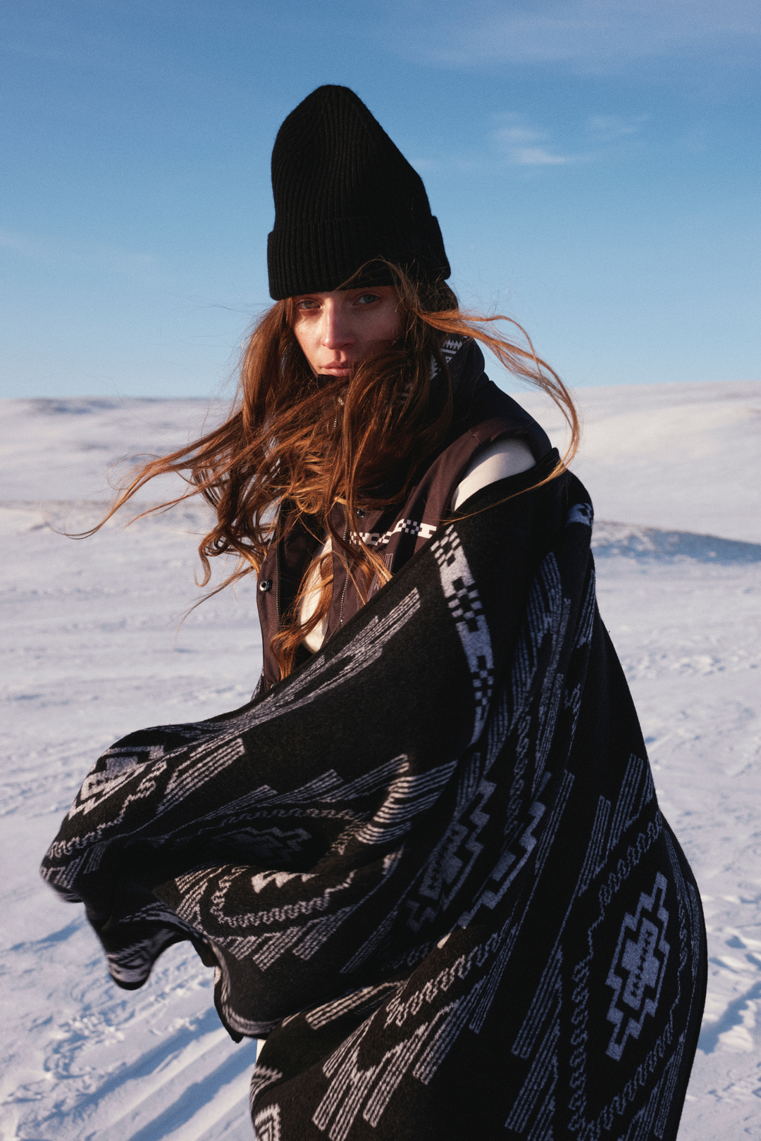 We Norwegians Yttertøy Kautokeino Poncho Black